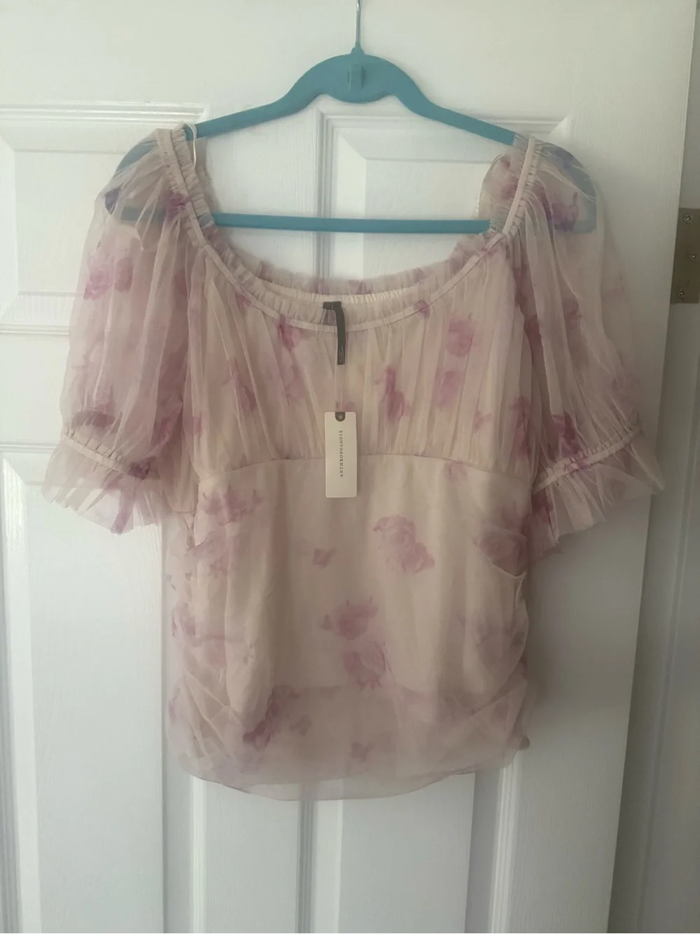 NWT Gorgeous Lined Fitted Floral Tulle Blouse with Puff Sleeves
